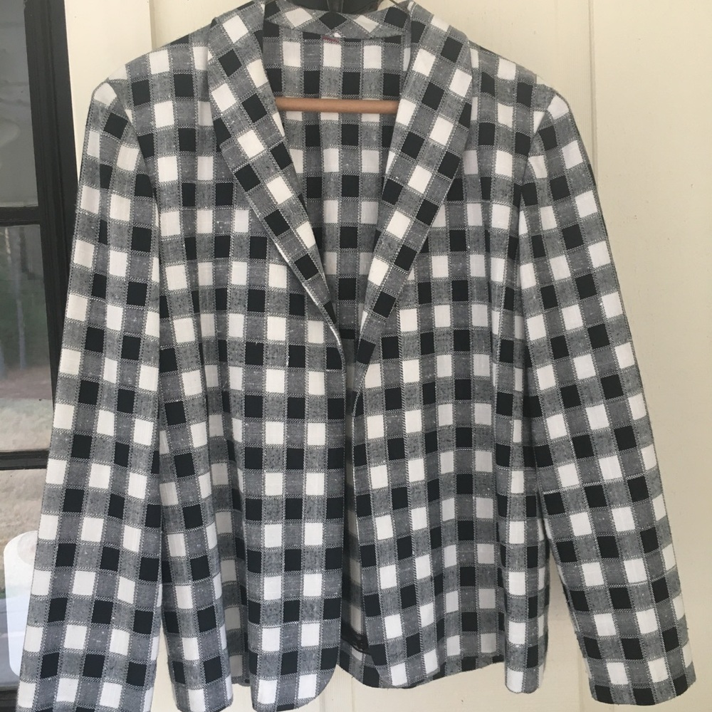 Ladies Jacket / Blazer Black and White